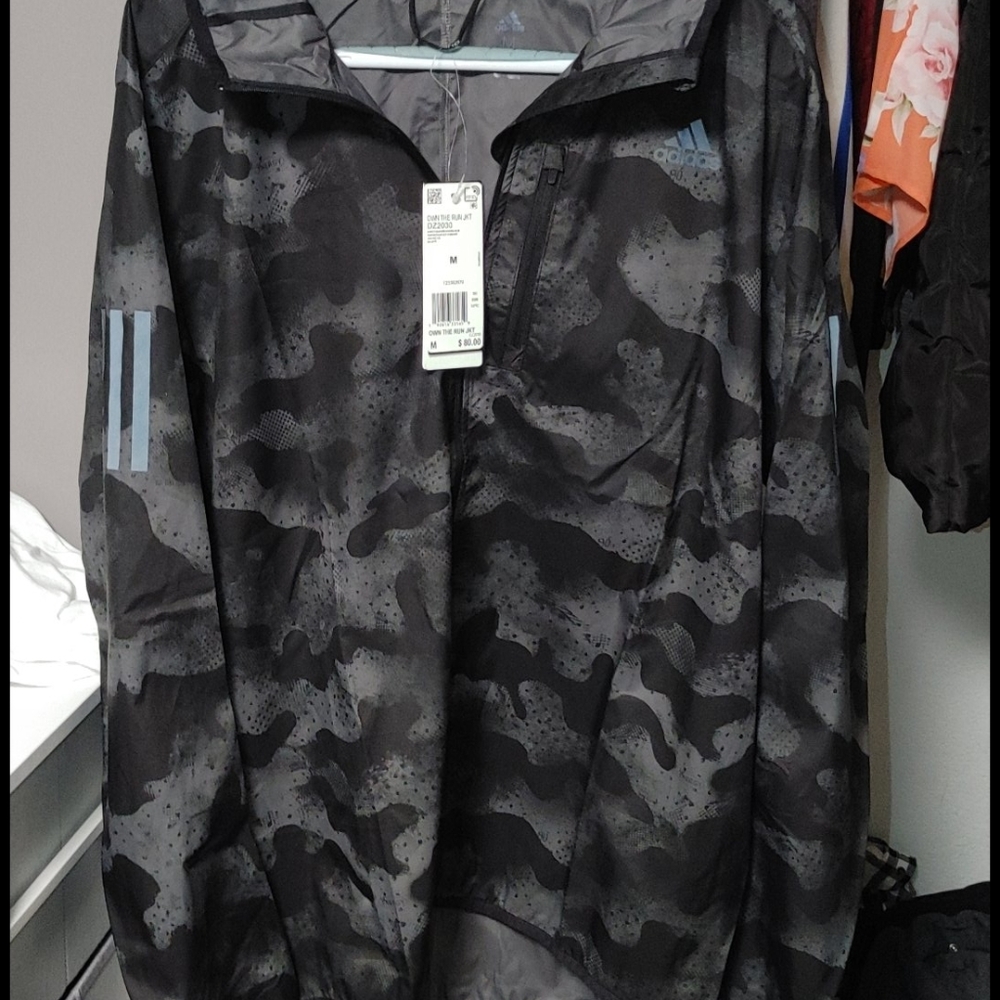 Running wind jacket.